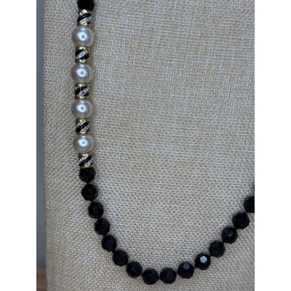 Vintage D.S.C. Swarovski Black Faceted Bead Necklace W/ Gold-Tone & Pearl Accent - Picture 4 of 16